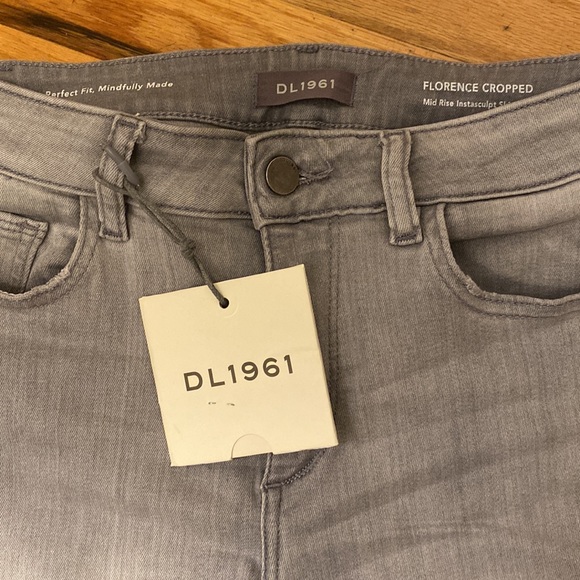 DL1961 Women’s Florence Crop Mid Rise Instasculpt Skinny Jeans in Legendary 27 - Picture 4 of 10